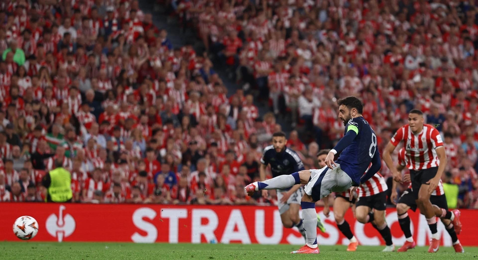 jiuyou-曼联主场大捷，球员赛后激动庆祝胜利，最新正在.